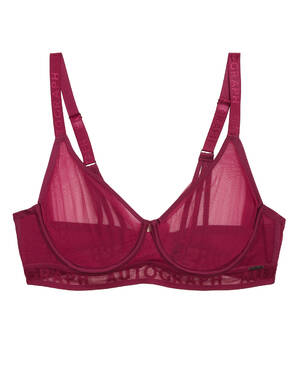 marksandspencer_Valentyn2023_T81_5026F_hladka podprsenka se sitovinou a plnymi kosicky_vinova_849Kc.jpg